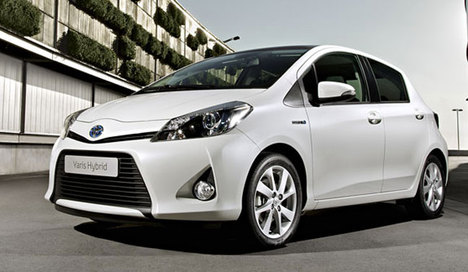 Toyota, çevreci hibrit otomobillerini tanıttı