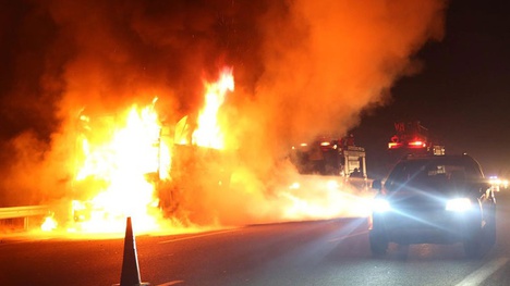 Yolcu otobüsü yandı 51 kişi ölümden döndü