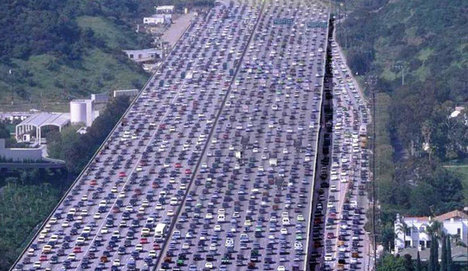 Pekin 1 milyon aracı trafikten çekecek