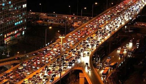 İstanbul trafiği ömür törpüsü