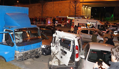 Ankara'da 13 araç birbirine girdi