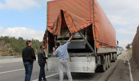 Çalıntı araçları Suriye'ye götürüyordu