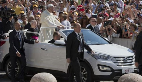 Papa’nın yeni otomobili