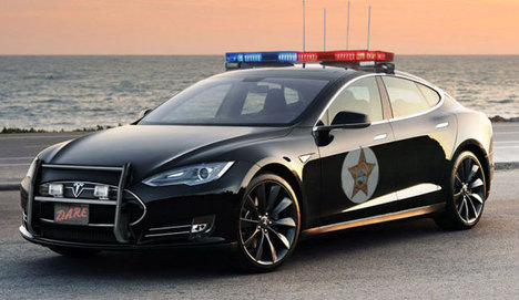 Tesla Polis Arabası Oldu!