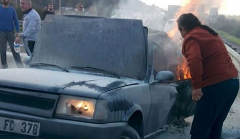 TEM'de feci kaza: 2 kişi yanarak can verdi