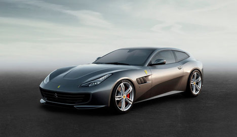 Ferrari, GTC4Lusso modelini tanıtmaya hazırlanıyor