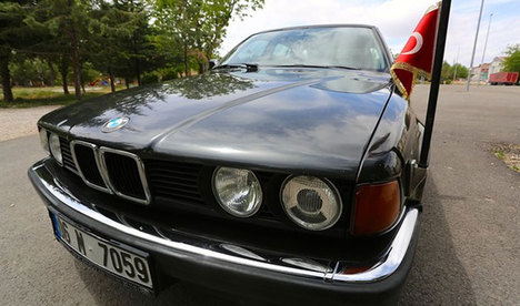 Özal'ın ünlü BMW'si satışa çıkarıldı