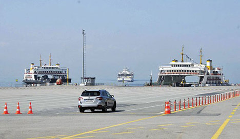 Osmangazi'den ücretsiz geçiş feribotu boş bıraktı