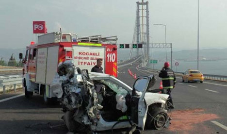 Osmangazi Köprüsü'nde kaza: 1 polis şehit